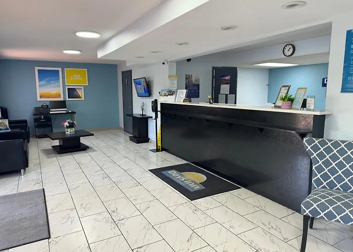 Days Inn By Wyndham Lake City I-10