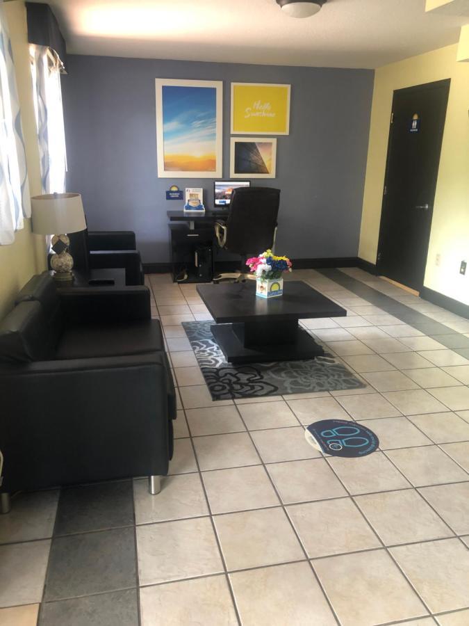 Days By Wyndham I-10 Hotel *