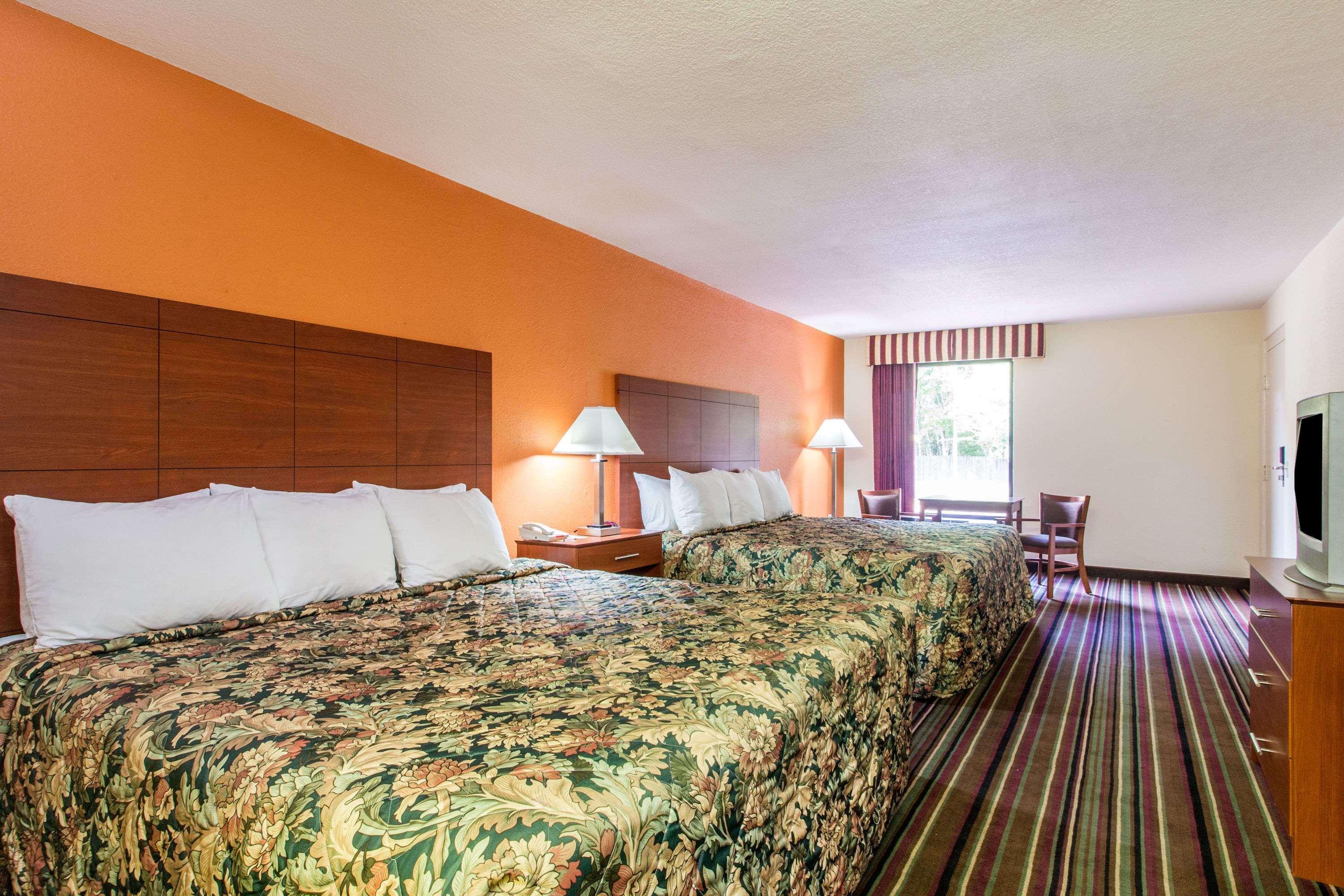 Hotel Days By Wyndham I-10 Lake City