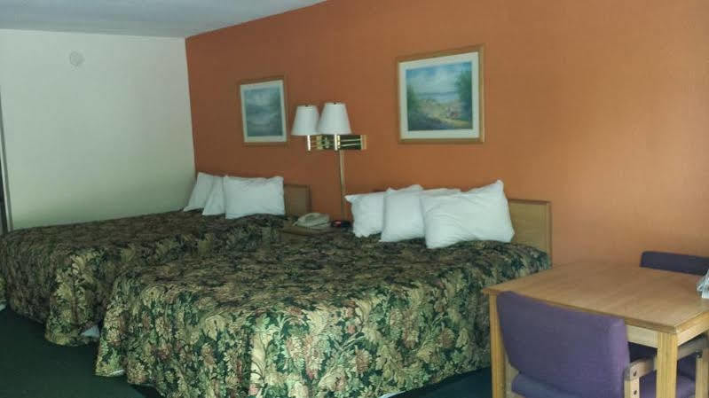 Days By Wyndham I-10 * Lake City