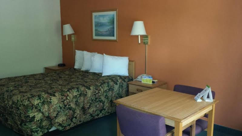 Days By Wyndham I-10 Hotel *